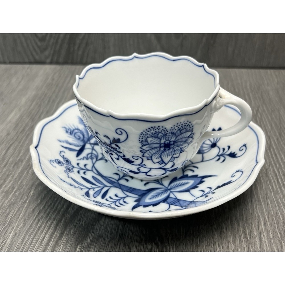 MEISSEN Blue Onion Antique Cup & Saucer Cross Swords 670 Germany READ